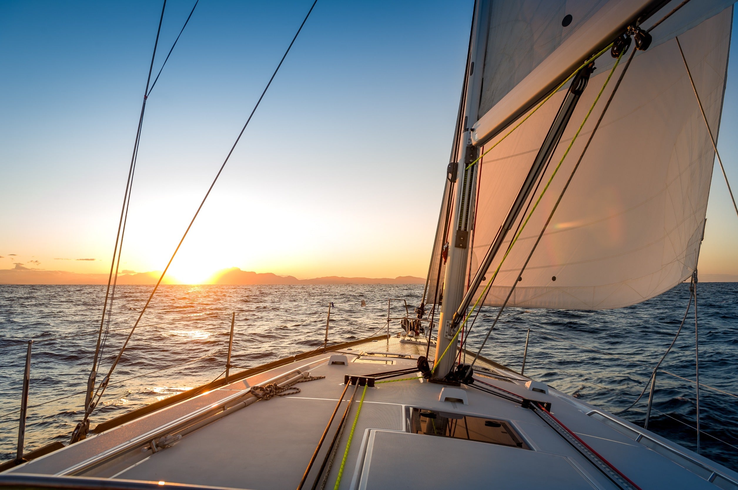 Exploring the Whitsundays in Style: A LuxeFloat Experience on a Bareboat Charter