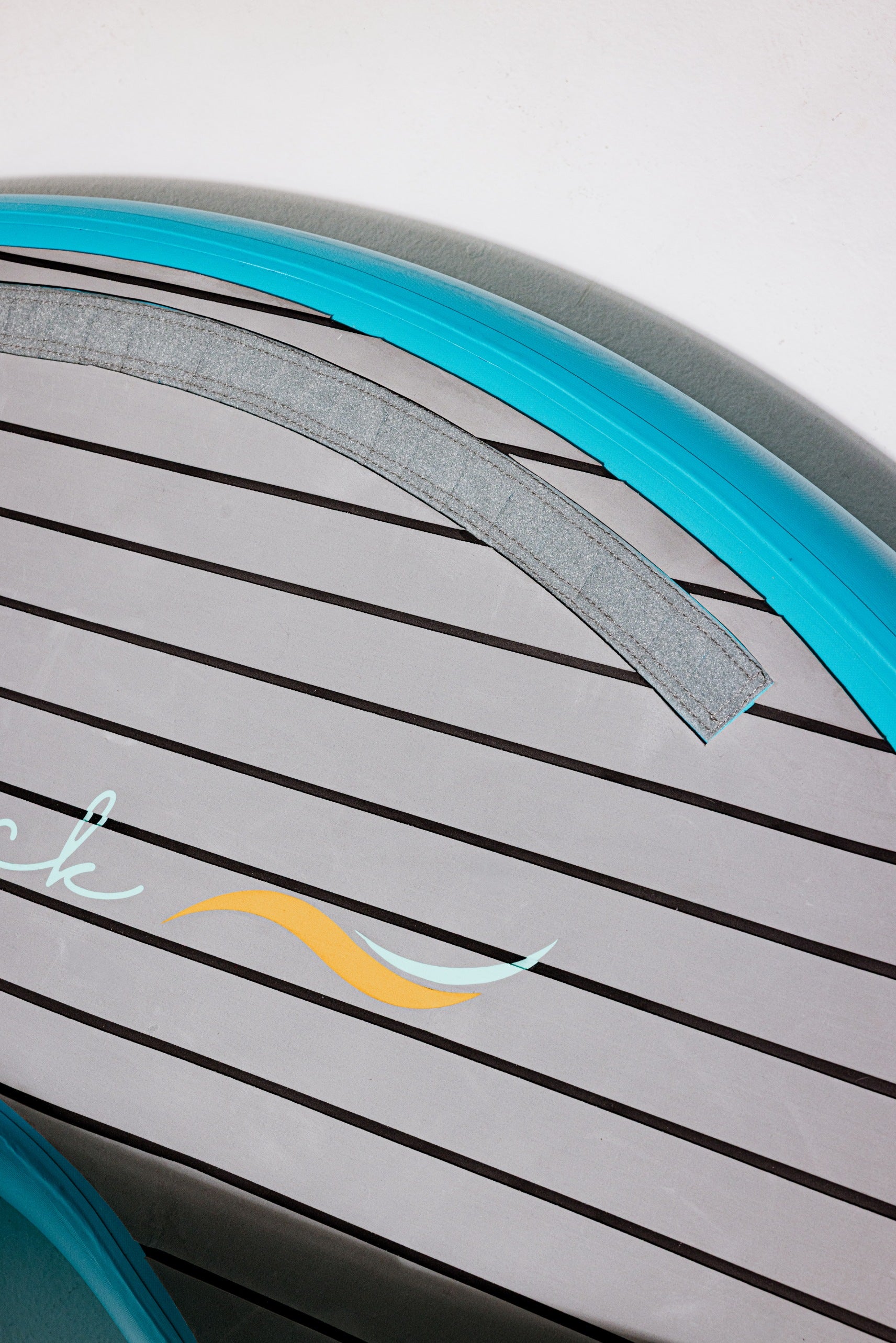 SolaceDock 270 connected to yacht with stainless D-rings