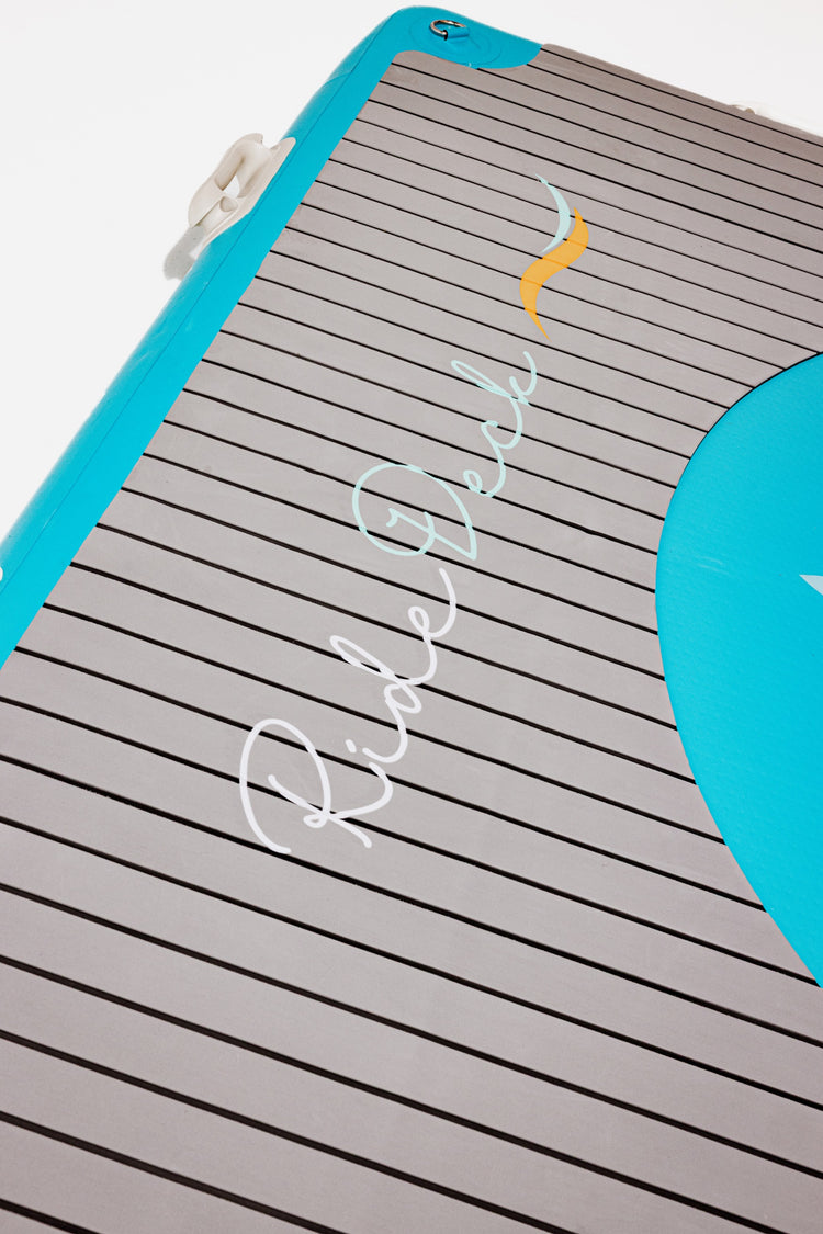 Jet ski pontoon for yacht boarding and storage