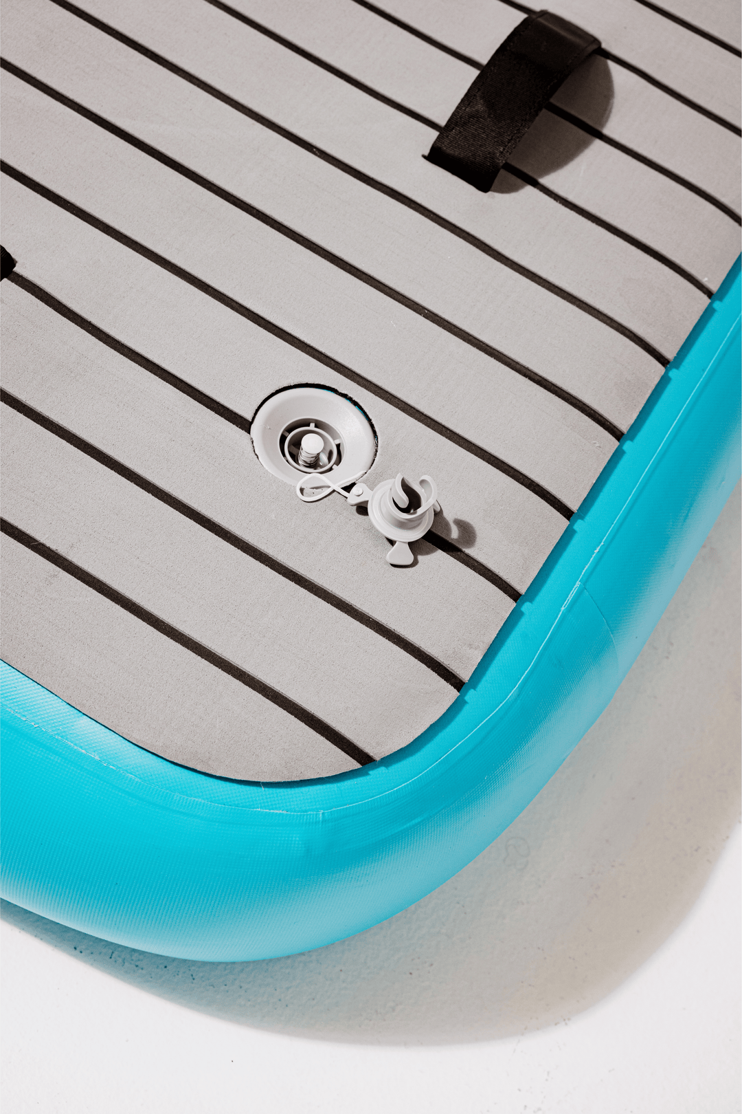 Inflatable yacht deck extension by LuxeFloat – DriftDock 2x2m